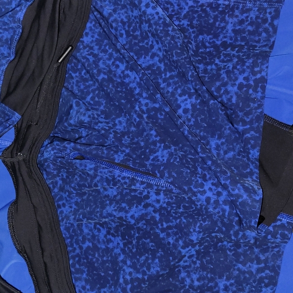 Mens lululemon SZ XL active wear shorts - Picture 2 of 2